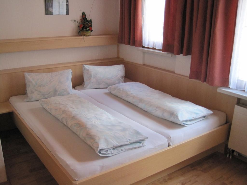 Haus Am Dorfplatz Apartamento Samnaun Quarto foto